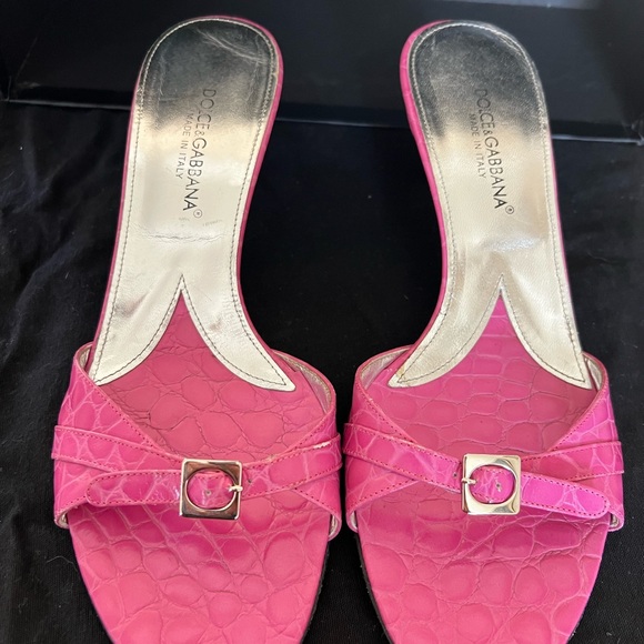 Vintage Dolce & Gabbana Fuchsia Kitten Heels Like New w/Original Box - Picture 4 of 8